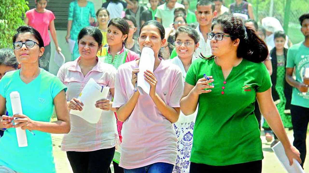 Medchal | విడుద‌ల కాని ఫీజు రీయింబ‌ర్స్‌మెంట్ నిధులు.. ఇబ్బందులు ప‌డుతున్న విద్యార్థులు