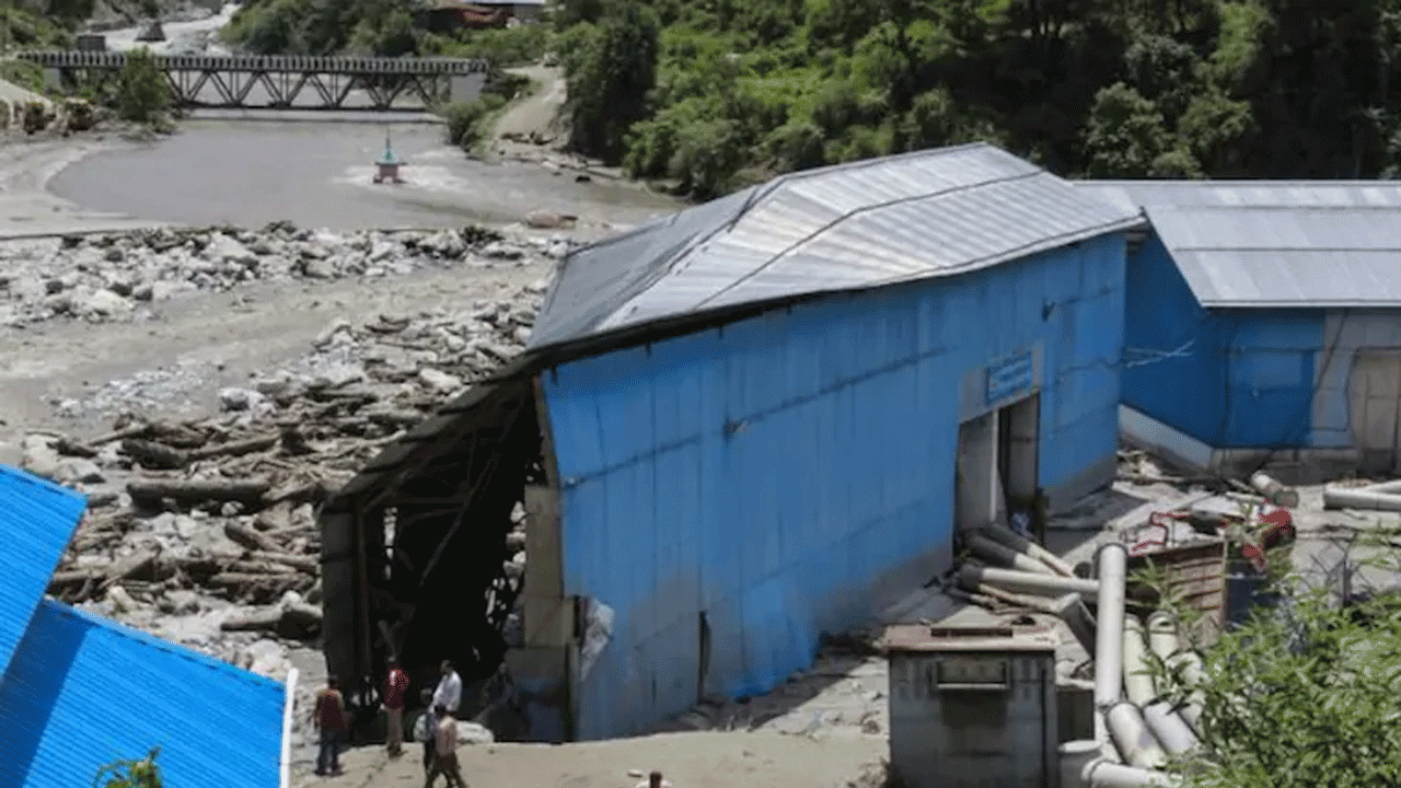 Floods | హిమాచల్‌ ప్రదేశ్‌లో ఆకస్మిక వరదలు.. 250 మందిని రక్షించిన రెస్క్యూ టీమ్‌