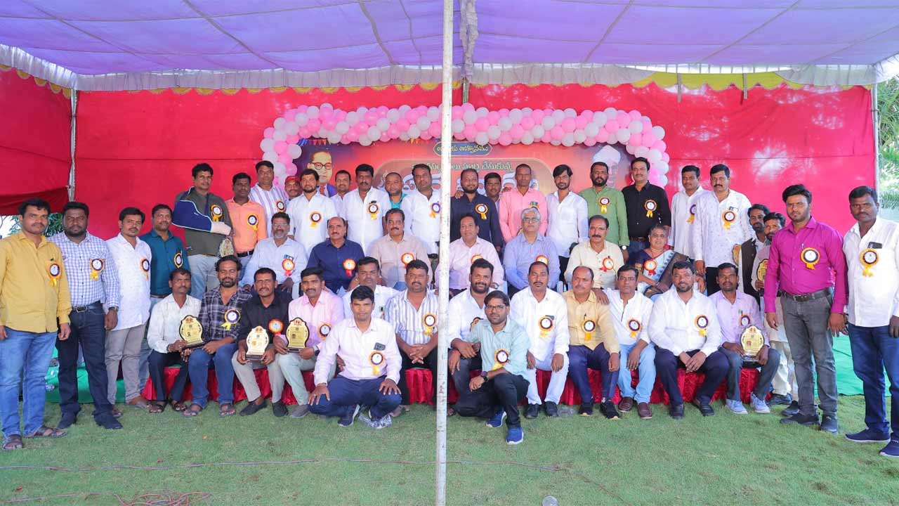 get together | 26 ఏండ్ల తర్వాత కలుసుకున్న పాత మిత్రులు.. మూడిమ్యాల్‌ ఫామ్‌హౌస్‌లో ఆత్మీయ కలయిక