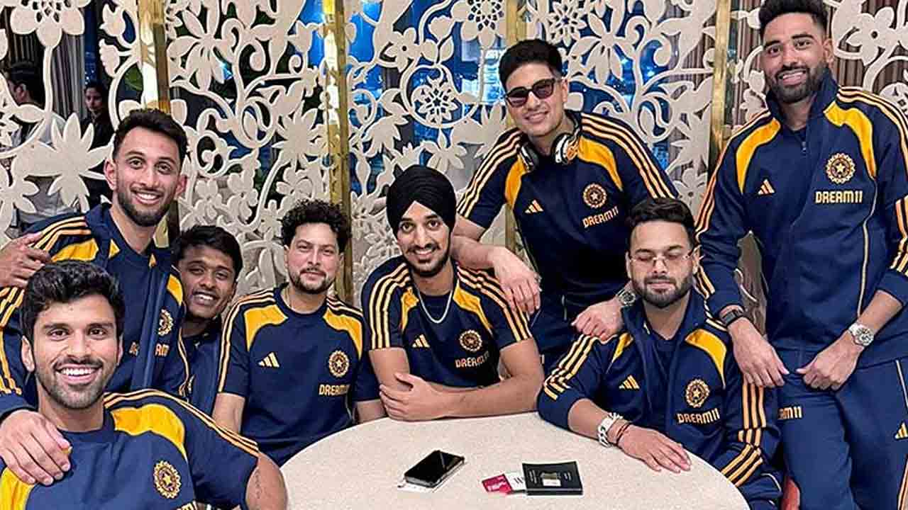 Team India | కొత్త నాయకుడికి తొలి సవాల్.. ఇంగ్లండ్ చేరుకున్న భారత జట్టు