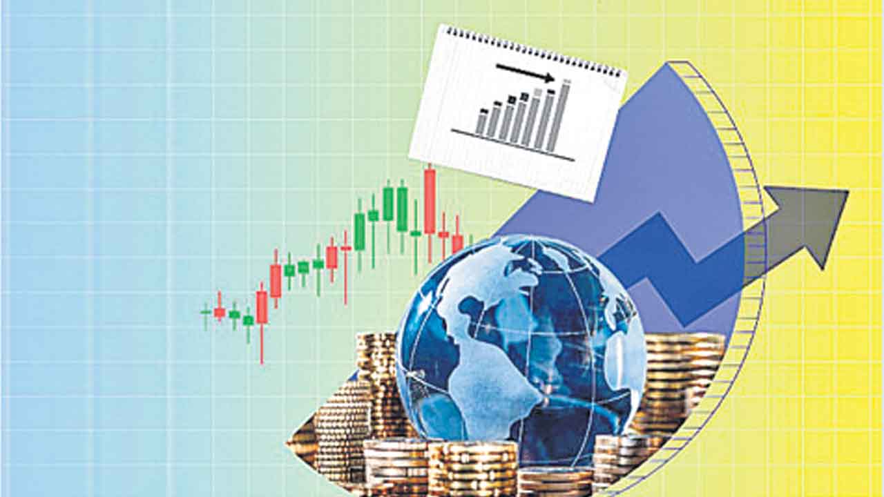 ఊగిసలాటలో సూచీలు!