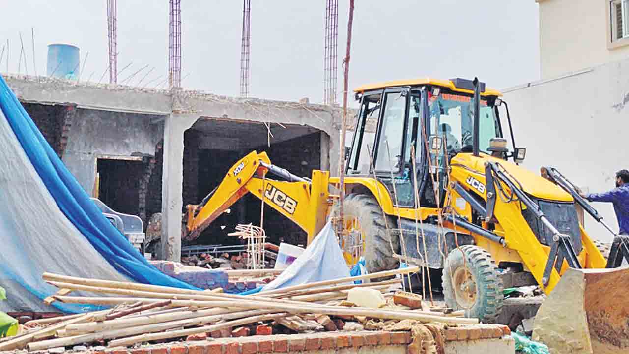 ప్రభుత్వ భూములు మాయం