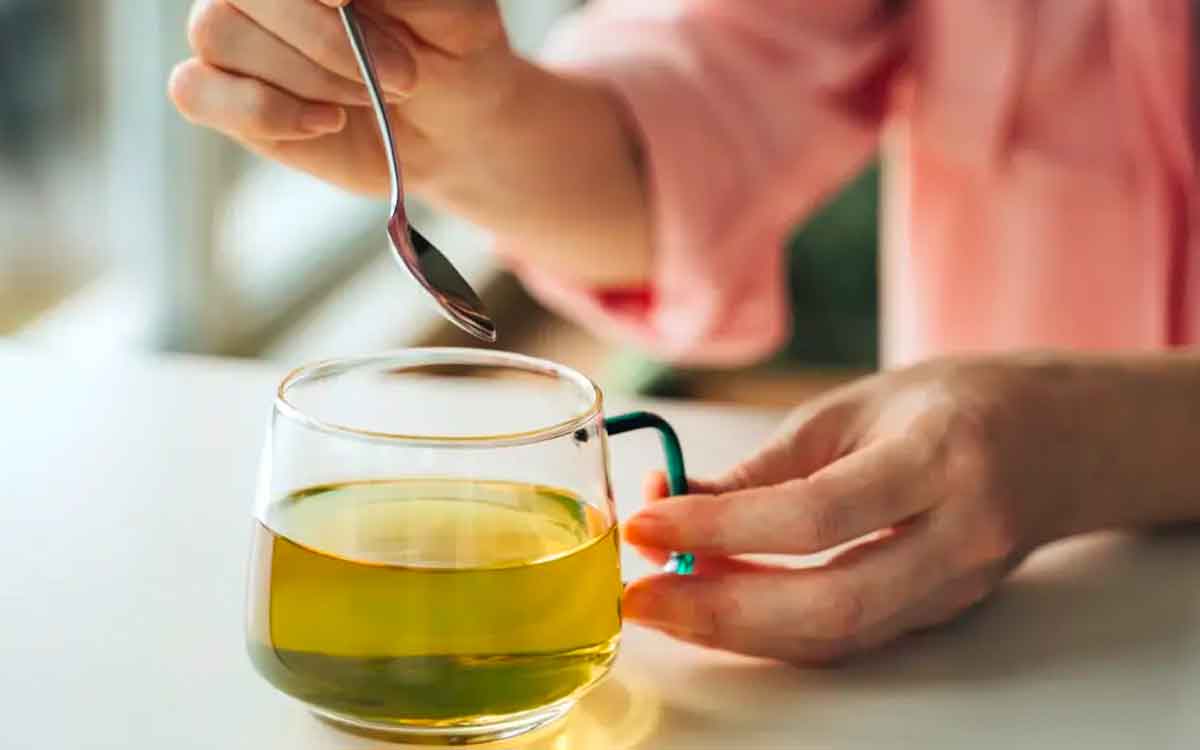Green Tea | రోజూ ఉద‌యం మీరు తాగే టీ, కాఫీల‌కు బ‌దులుగా దీన్ని తాగండి.. ఎన్నో అద్భుతాలు జ‌రుగుతాయి..!
