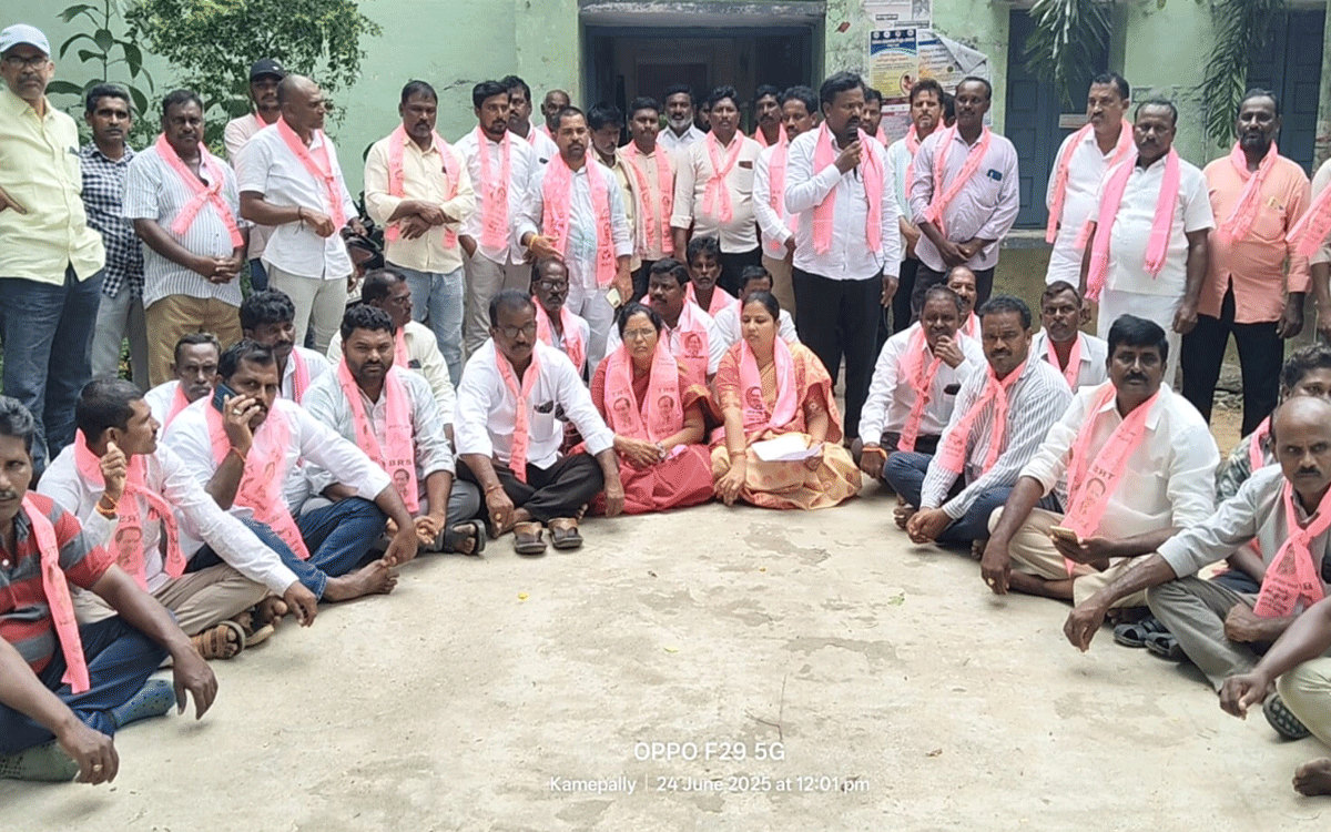 Karepalli : పంచాయతీల బిల్లులు వెంటనే విడుదల చేయాలి : మాజీ ఎమ్మెల్యే హరిప్రియ
