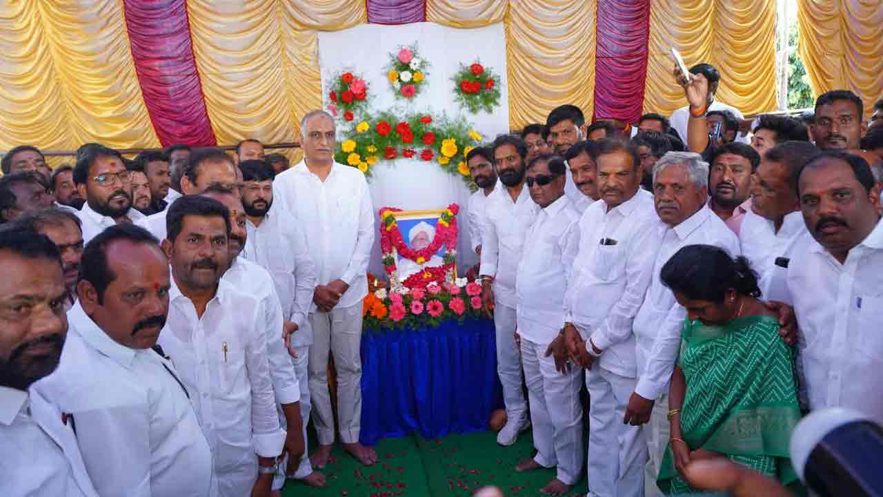 Shadnagar | రాంబల్‌నాయక్‌ను పరామర్శించిన మాజీ మంత్రి హరీష్‌రావు