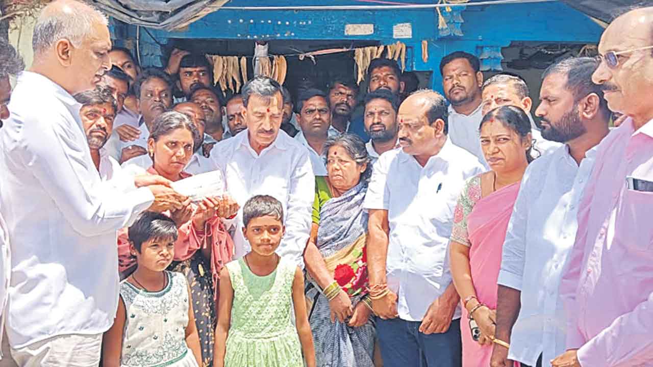 కార్యకర్తలకు అండగా ఉంటాం