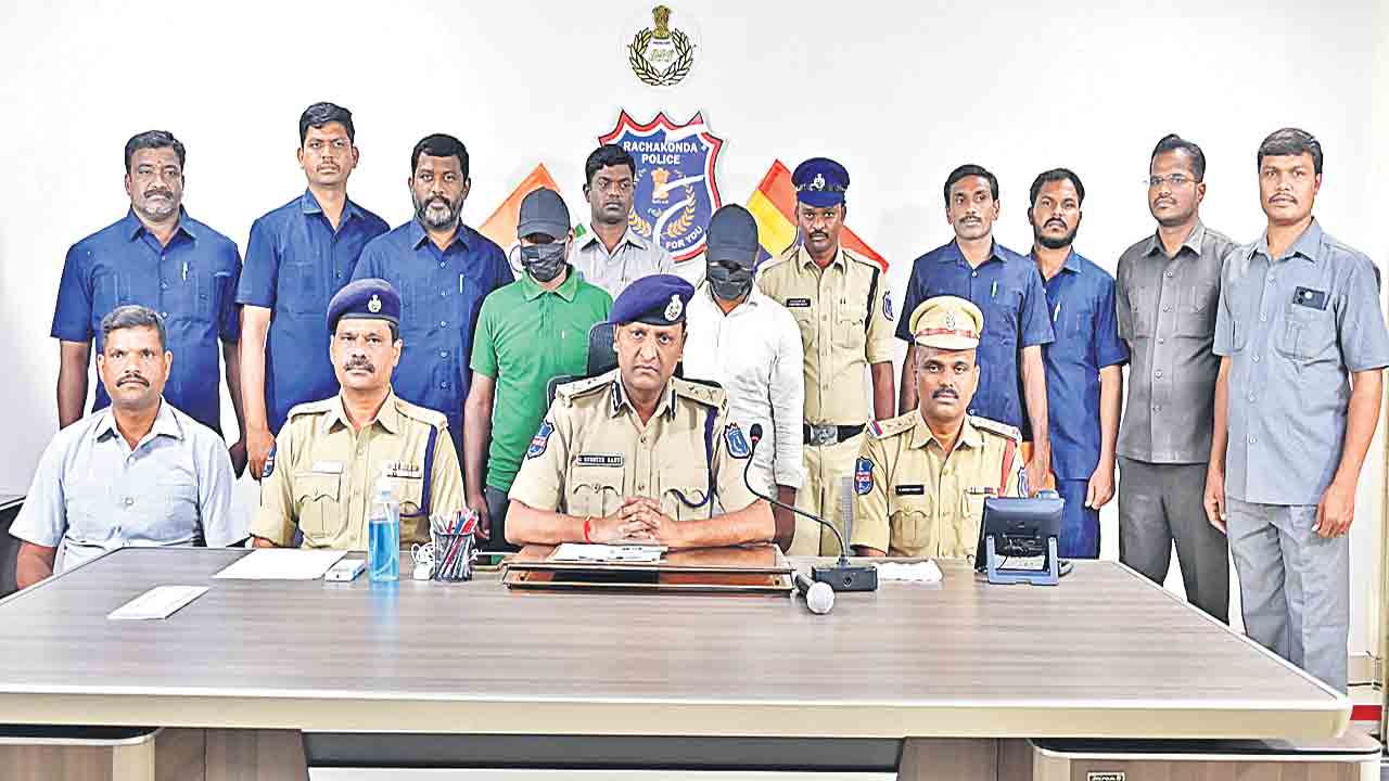 భారీ ఎత్తున హాష్‌ స్వాధీనం