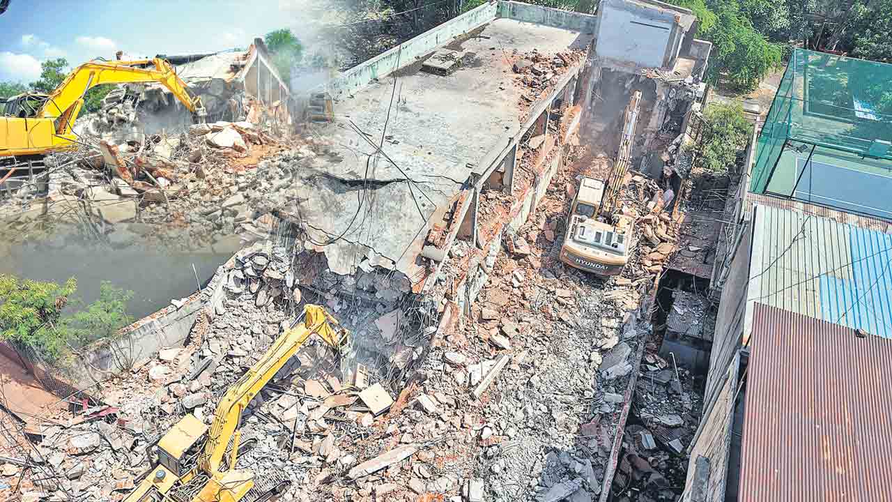 నాలాలపై ఆక్రమణలు 30 వేలు కచ్చితంగా ఆ నిర్మాణాలను తొలగిస్తాం