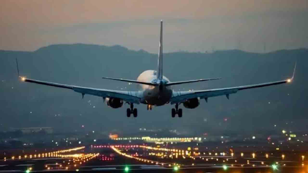 Indigo Plane | సరిపోను ఇంధనం లేక.. ఇండిగో విమానం అత్యవసర ల్యాండింగ్..!