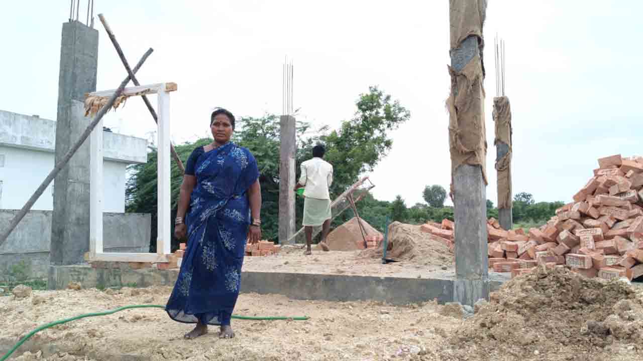 పైలట్‌.. వనపర్తి జిల్లాలో ముందుకురాని ఇందిరమ్మ ఇండ్ల లబ్ధిదారులు