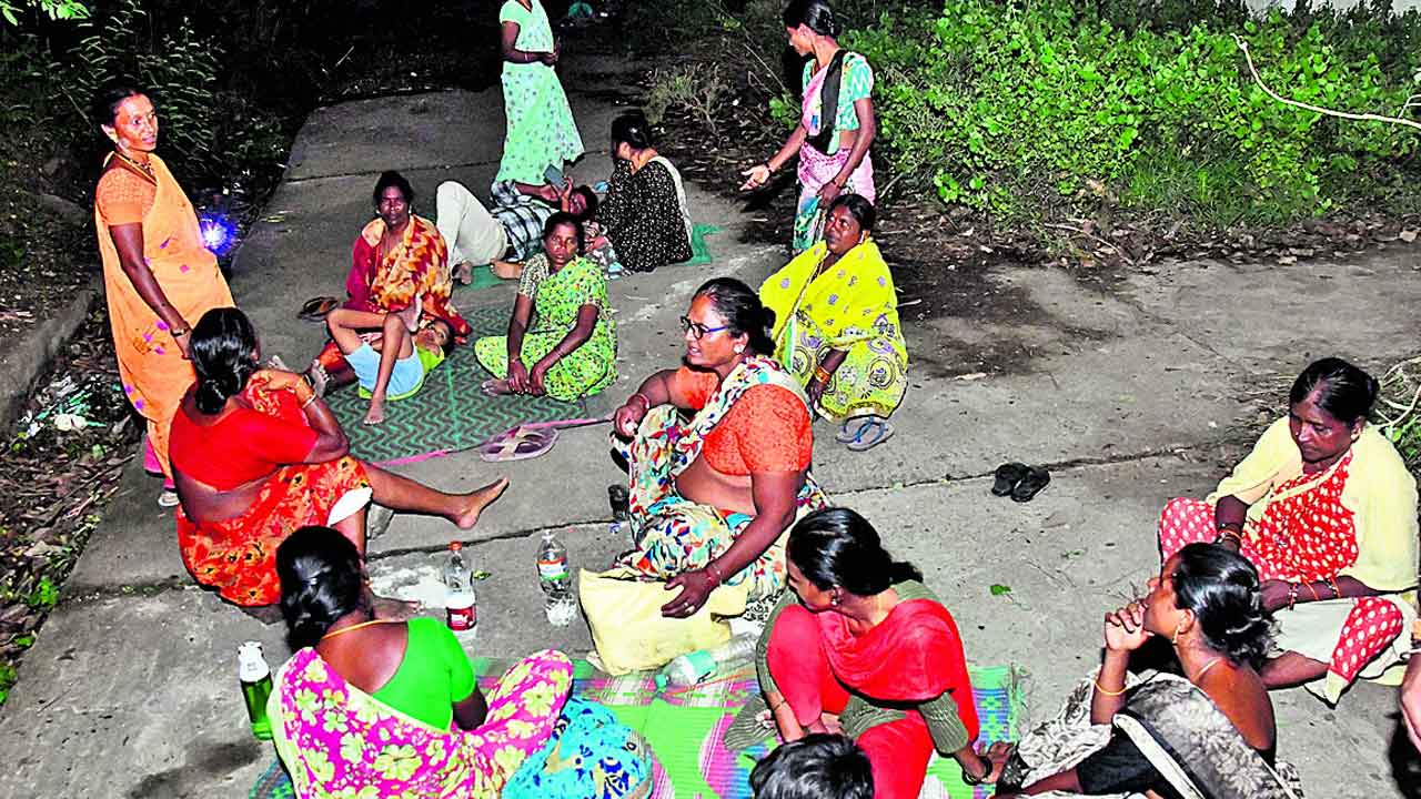 ‘డబుల్‌’ ఇళ్ల బాధితుల ఆందోళన