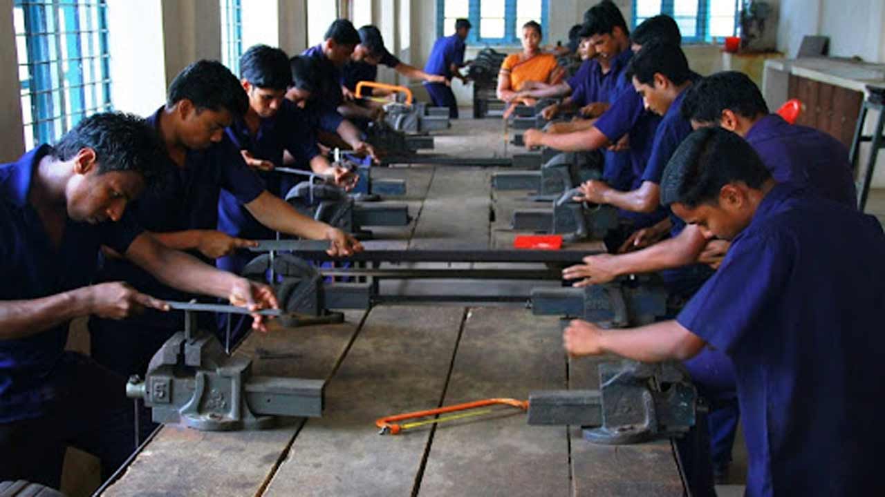 ITI Course Admissions | ఐటీఐ కోర్సుల్లో మొదటి విడత ప్రవేశాలకు నోటిఫికేషన్