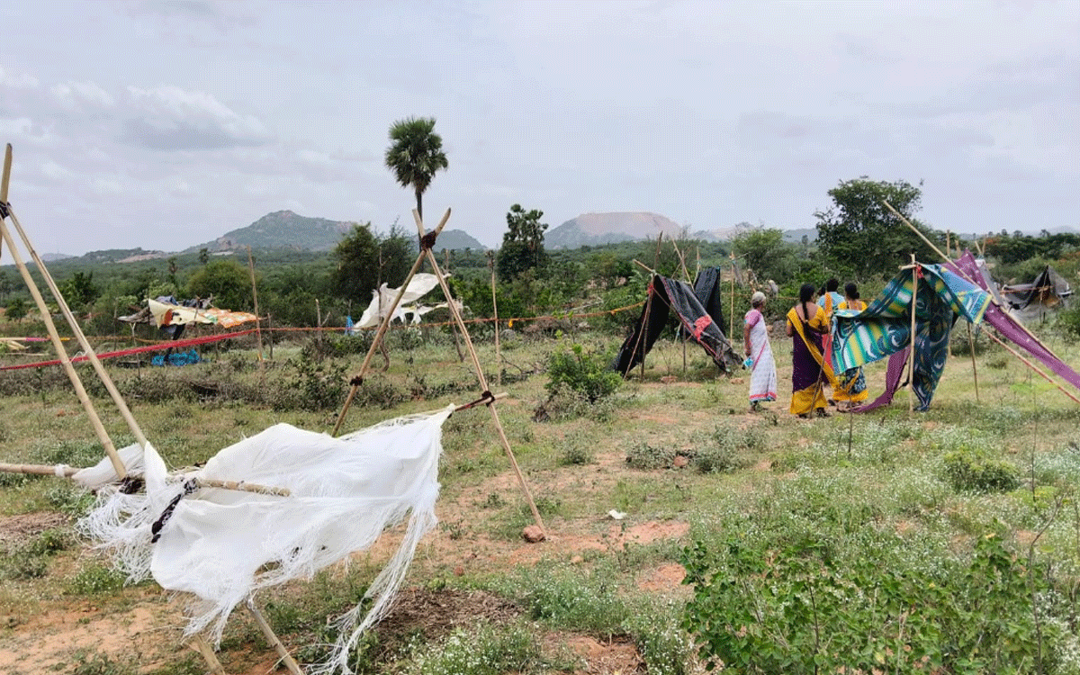 Bhoodan Pochampally : ప్రభుత్వ భూమి ఆక్రమిస్తే చట్టరీత్యా చర్యలు : చౌటుప్పల్ ఆర్డీఓ శేఖర్ రెడ్డి