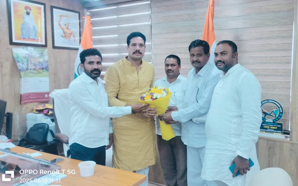 Kothagudem Urban : గిరిజన చట్టాలను పటిష్టంగా అమలు చేయాలని వినతి