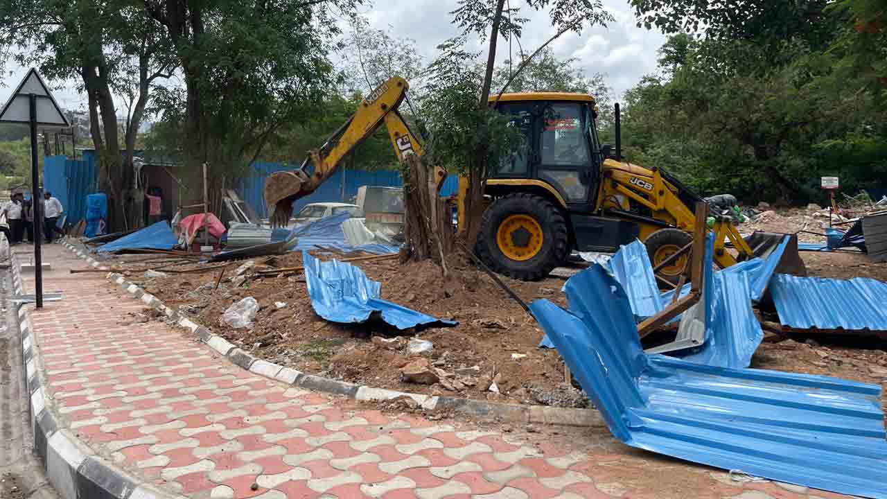Banjara Hills | ‘నమస్తే’ కథనంతో స్పందన.. 30కోట్ల విలువైన స్థలాన్ని కాపాడిన రెవెన్యూ అధికారులు