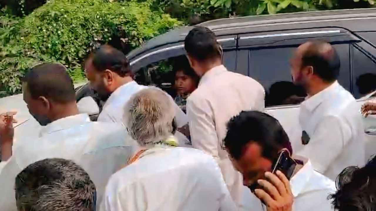 Thorrur | అత్తా, కోడళ్లు మాయ మాటలు మానేయండి.. ఎమ్మెల్యే యశస్వినిరెడ్డి, ఝాన్సీలపై దళితుల ఆగ్రహం