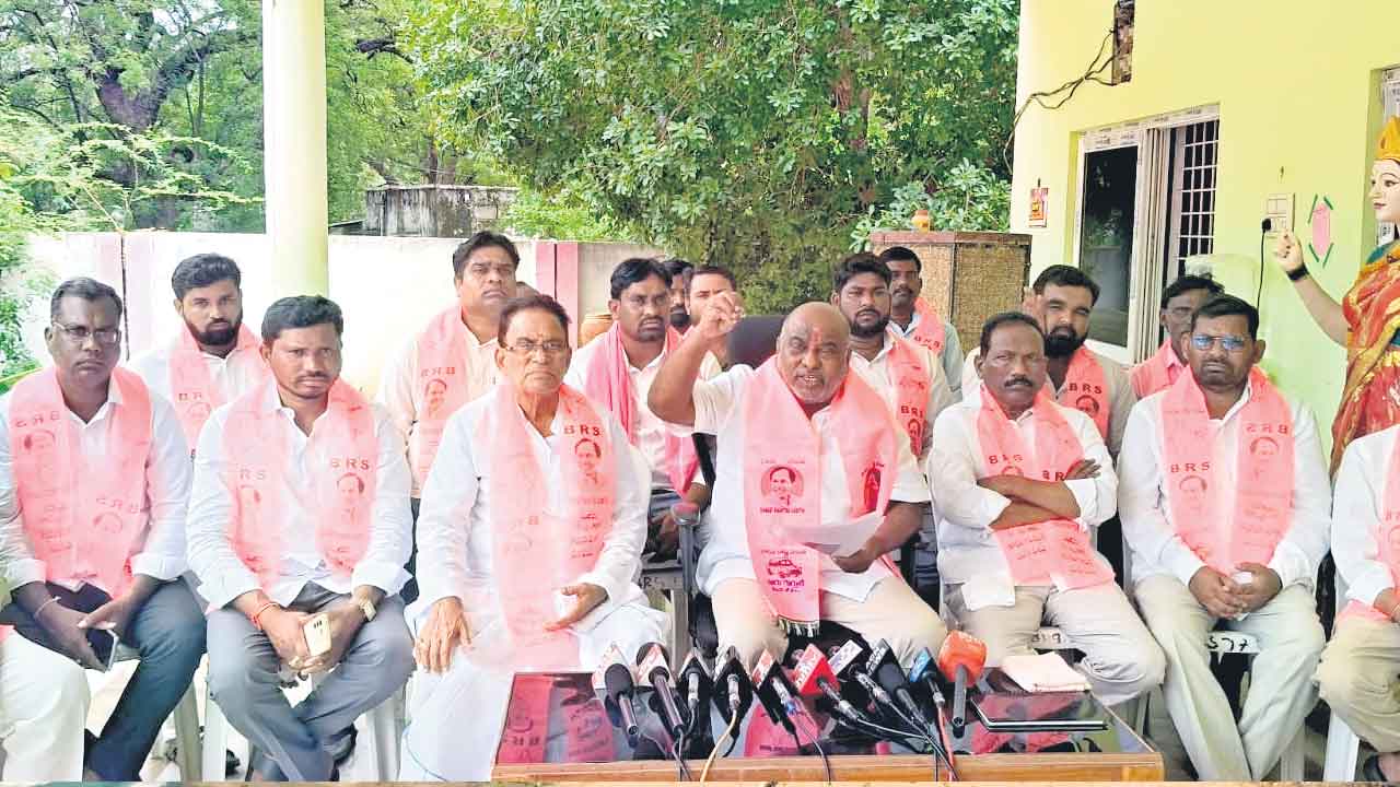 కేంద్ర, రాష్ట్ర ప్రభుత్వాలు రైతులను మోసం చేశాయి