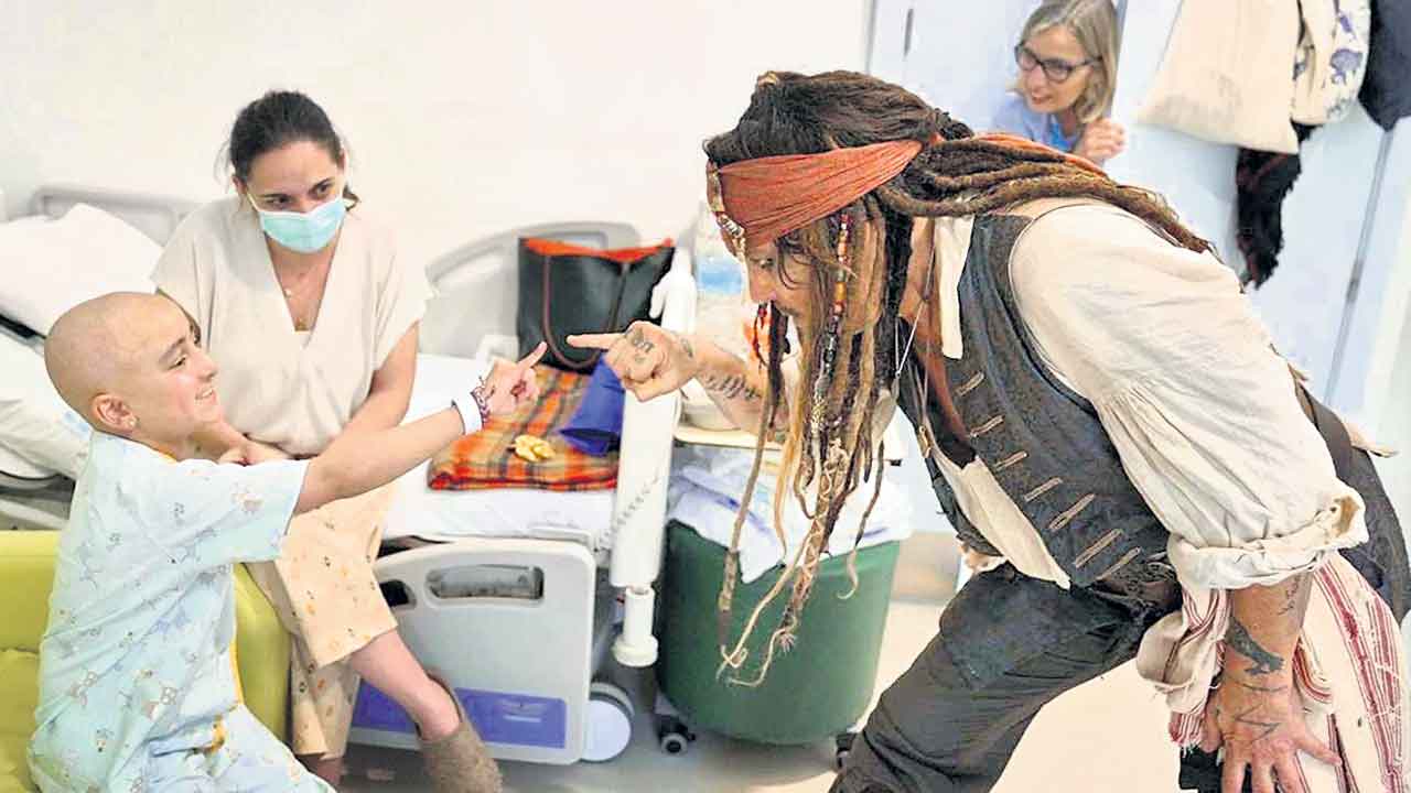 ఆసుపత్రిలో కెప్టెన్‌ జాక్‌!