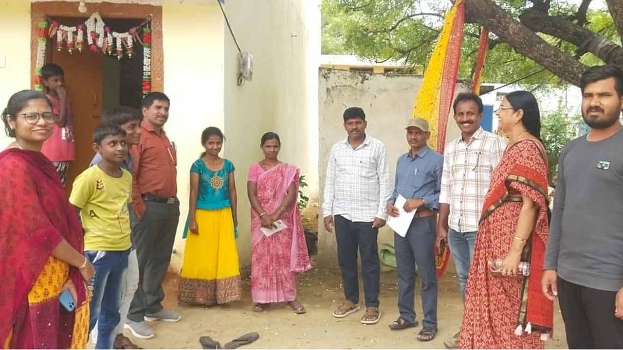 Timmajipeta | ప్రభుత్వ జూనియర్ కాలేజీలో చేరండి.. అధ్యాపకుల ఇంటింటి ప్రచారం