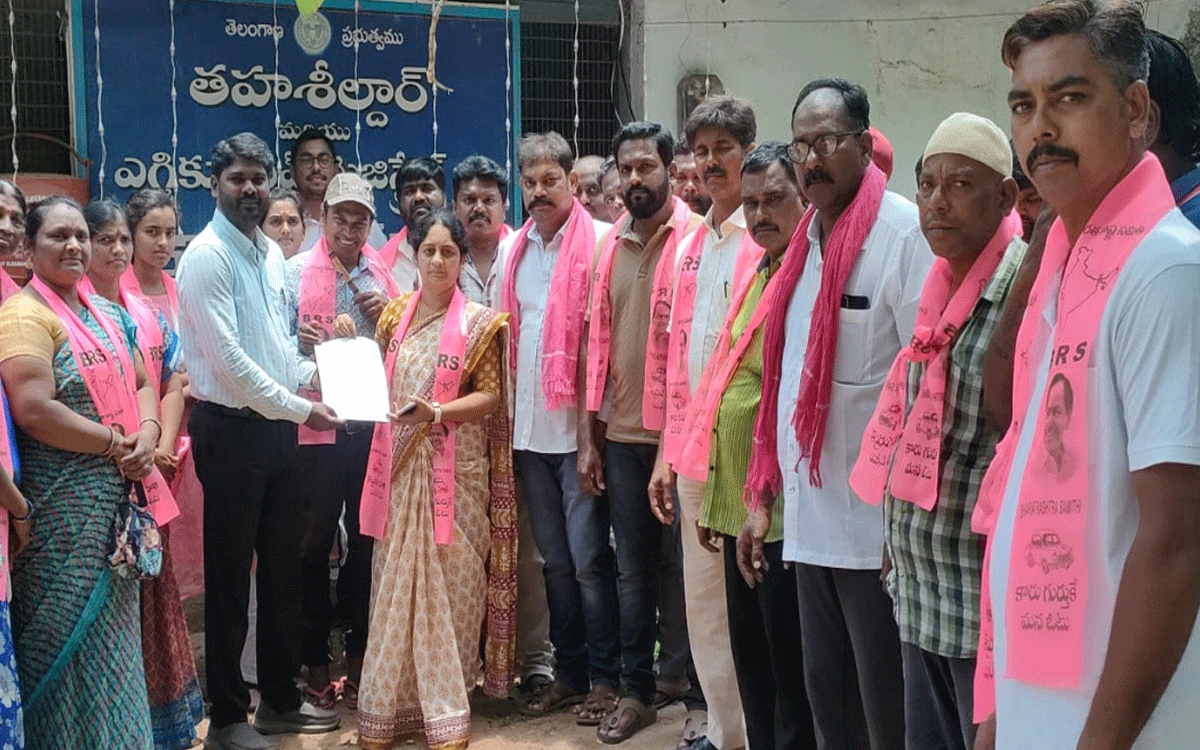 Kothagudem Urban : సీతారామ జలాలను భద్రాద్రి జిల్లాకు అందించాలి : కాపు సీతాల‌క్ష్మి