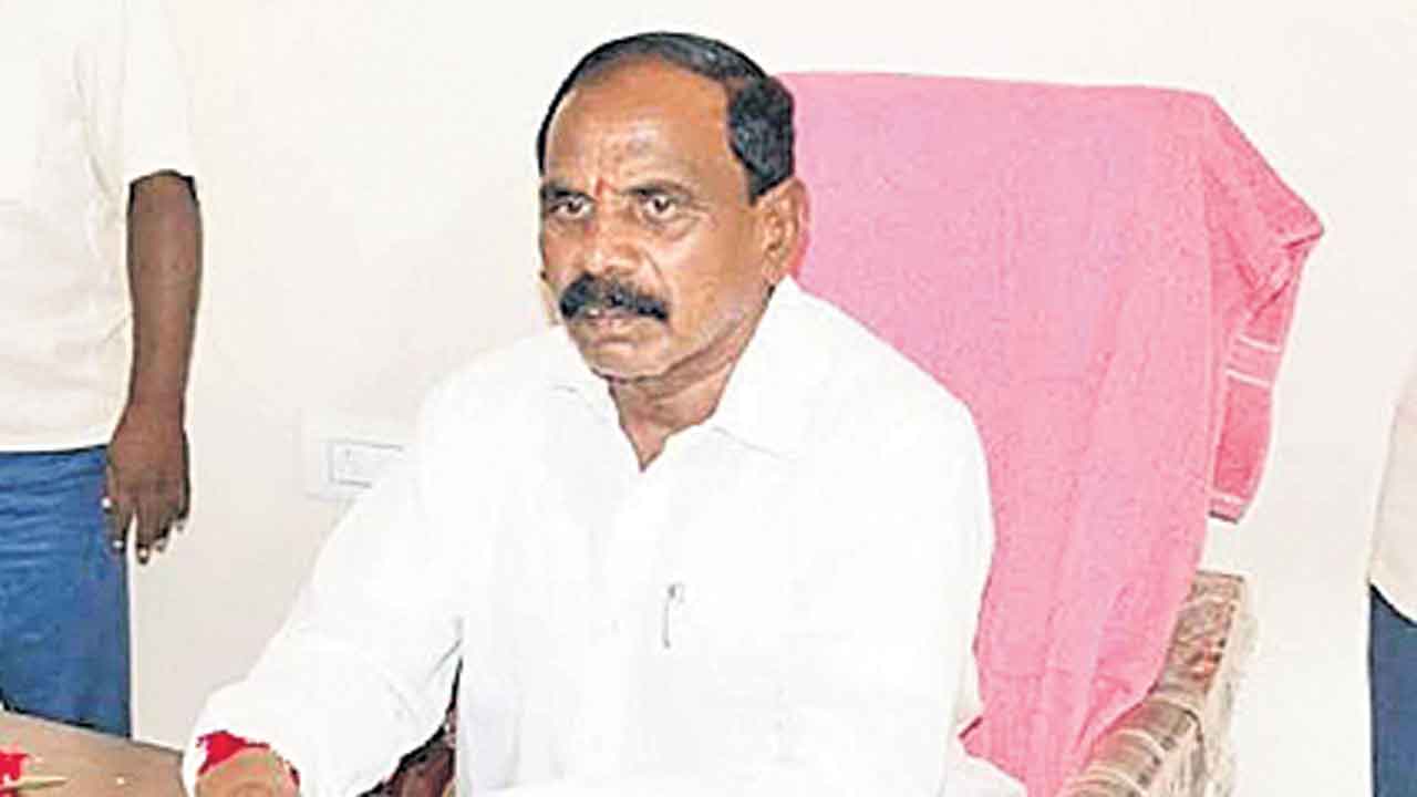 నేనేం చేయలేను.. బీఆర్‌ఎస్‌ వాళ్లను కలవండి!