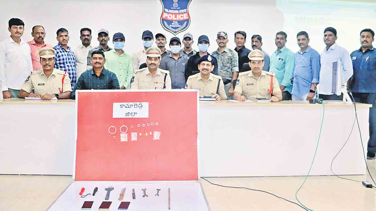 అంతర్‌ జిల్లా దొంగల ముఠా అరెస్టు