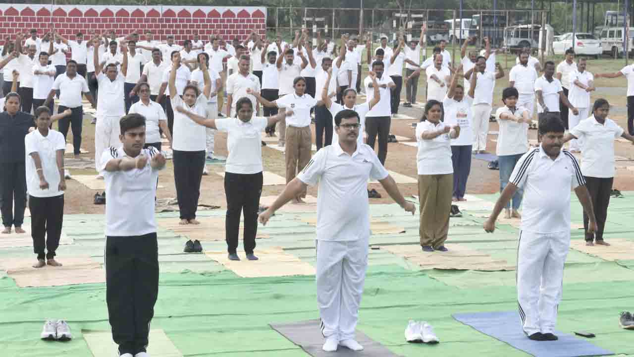 యోగాతో సంపూర్ణ ఆరోగ్యం.. ఎస్పీ కాంతిలాల్ పాటిల్