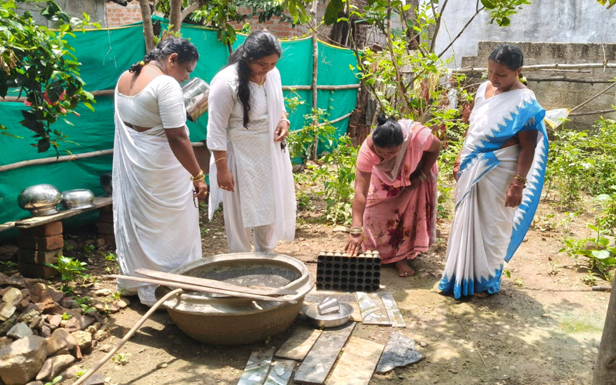 Karepalli : కారేప‌ల్లి వ్యాప్తంగా సీజ‌న‌ల్ వ్యాధుల‌పై అవ‌గాహ‌న‌