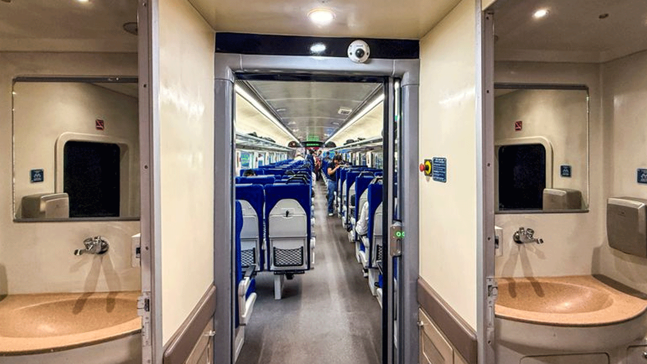 Vande Bharat Express: కోల్డ్ వెద‌ర్ త‌ట్టుకునేరీతిలో.. క‌శ్మీర్ వందేభార‌త్ రైలు