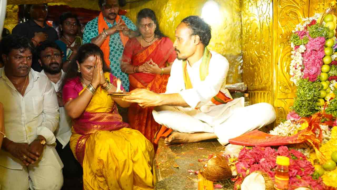 Kavitha Bonalu1