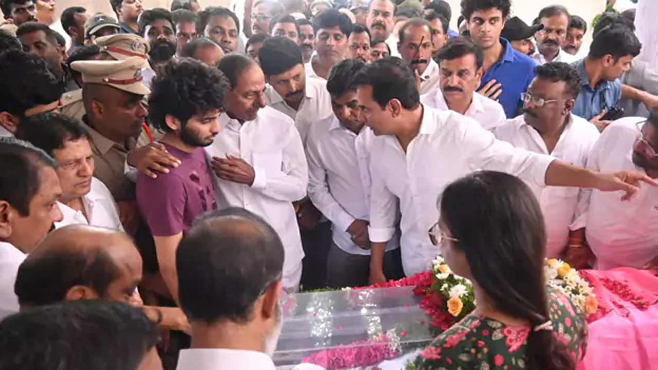 Maganti Gopinath | మాగంటి గోపీనాథ్‌ పార్థివదేహానికి కేసీఆర్‌ నివాళులు.. ఉద్వేగానికి లోనైన బీఆర్‌ఎస్‌ అధినేత