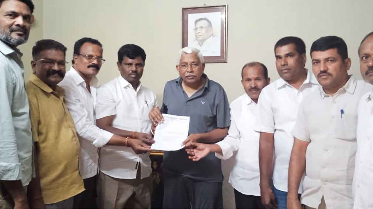 MLC Kodandaram | ఉద్యమకారులకు గుర్తింపు కార్డులు ఇవ్వాలని ఎమ్మెల్సీ కోదండరాంకు వినతి