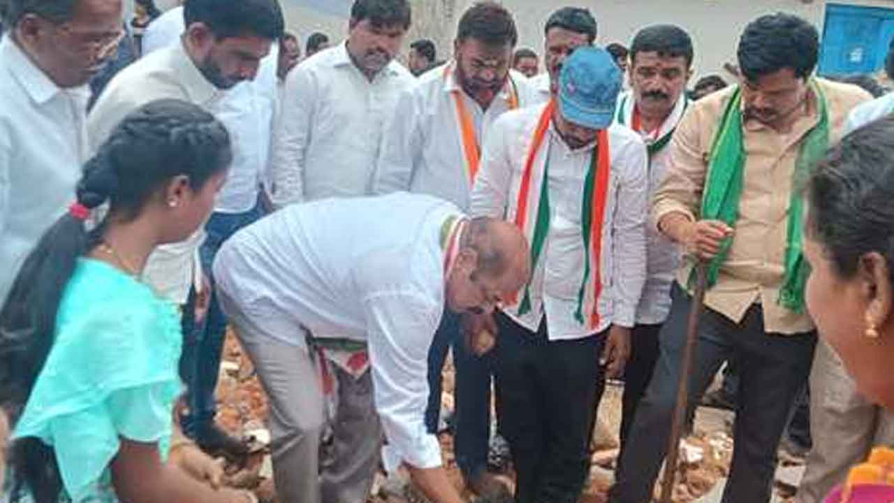 Kommuri Pratap Reddy | అర్హులందరికి ప్రభుత్వ పథకాలు : కొమ్మూరి ప్రతాప్ రెడ్డి