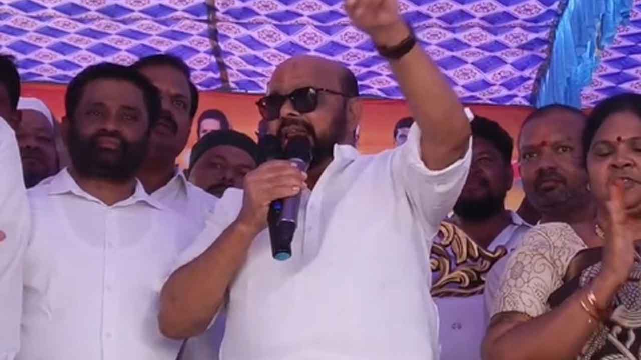 Konda Murali | నా కాళ్లు ప‌ట్టుకుంటే ఎమ్మెల్యే అయిండు.. మాజీ ఎమ్మెల్సీ కొండా ముర‌ళీ సంచ‌ల‌న వ్యాఖ్యలు