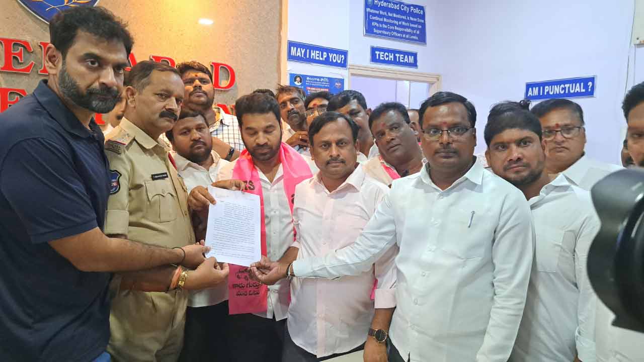 BRS Party | కేటీఆర్‌పై తప్పుడు ఆరోపణలు.. గ‌జ్జ‌ల కాంతంపై పోలీసులకు ఫిర్యాదు