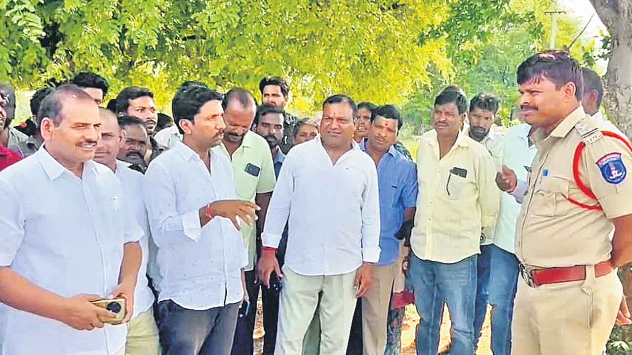 ఆ భూములపై ఆశలు వదులుకోండి.. ఎనికెపల్లి రైతులకు ఆర్డీవో స్పష్టీకరణ