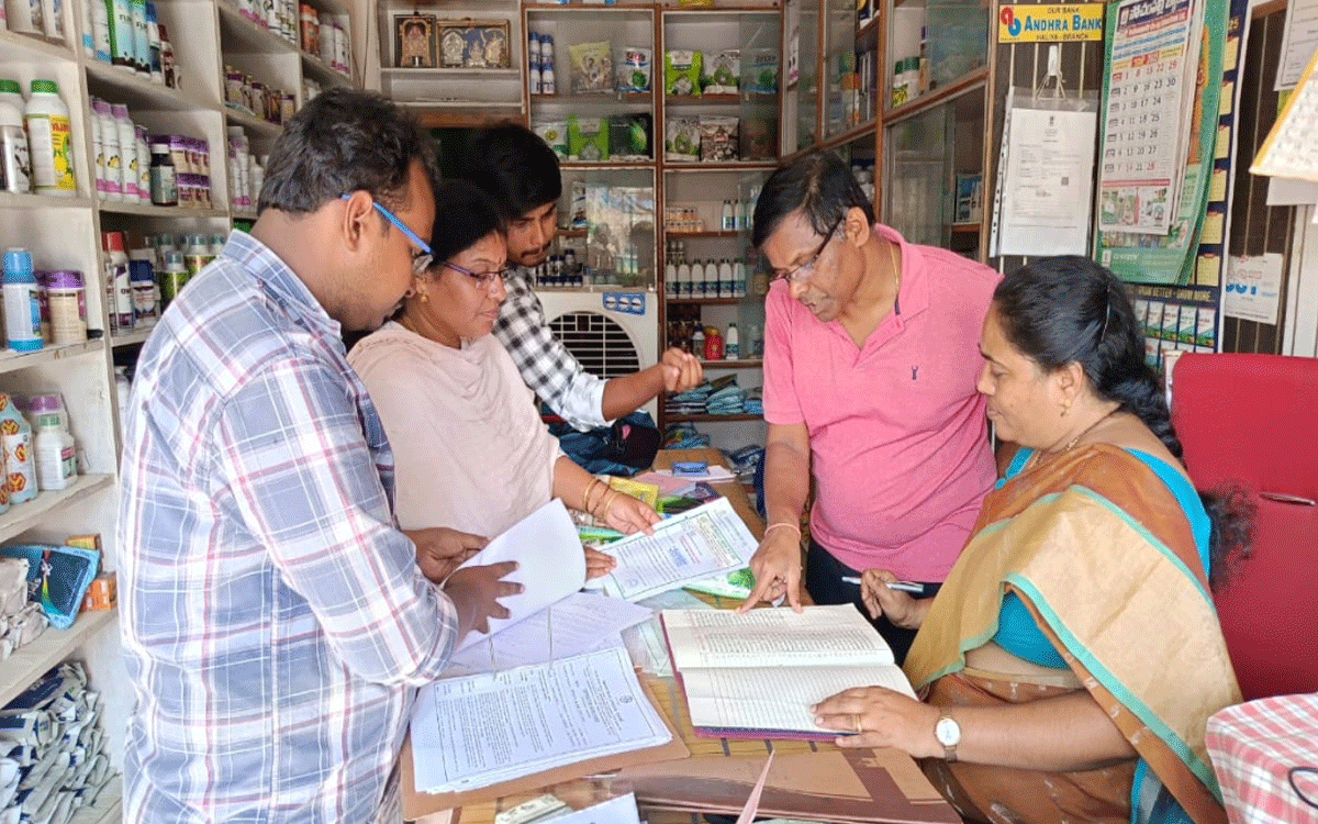 Haliya : ఎమ్మార్పీ ధ‌ర‌ల‌కే విత్త‌నాలు విక్ర‌యించాలి : ఎం.ల‌క్ష్మి