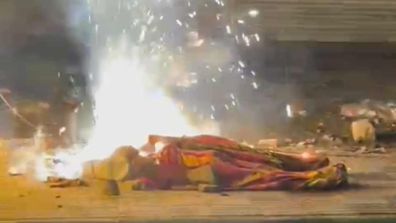 Hyderabad | ఎల్బీనగర్‌లో దారుణం.. హైటెన్షన్‌ వైర్లు తెగిపడటంతో ఇద్దరు సజీవదహనం