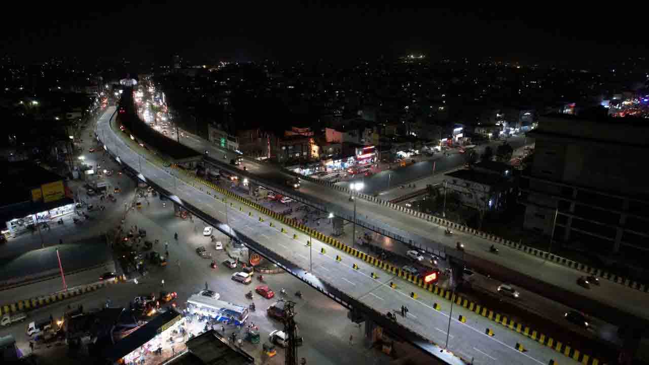 Traffic Jam | మాల్‌ మైసమ్మ ఫ్లైఓవర్‌ మూసివేత.. ఎల్బీనగర్‌లో భారీగా ట్రాఫిక్‌ జామ్‌