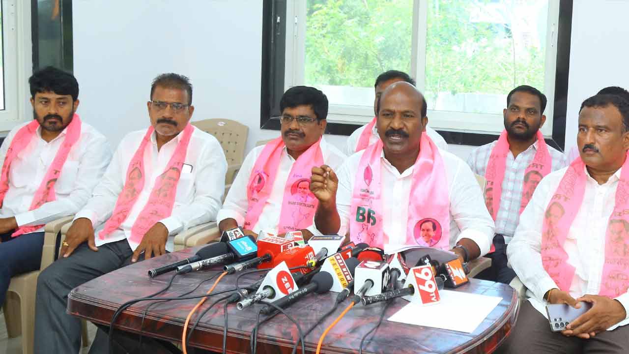 Chirumarthi Lingaiah | ఉమ్మ‌డి న‌ల్ల‌గొండ జిల్లా రైతుల‌కు రూ. 800 కోట్లు బాకీ.. సీఎం రేవంత్‌పై చిరుమ‌ర్తి లింగ‌య్య ఫైర్