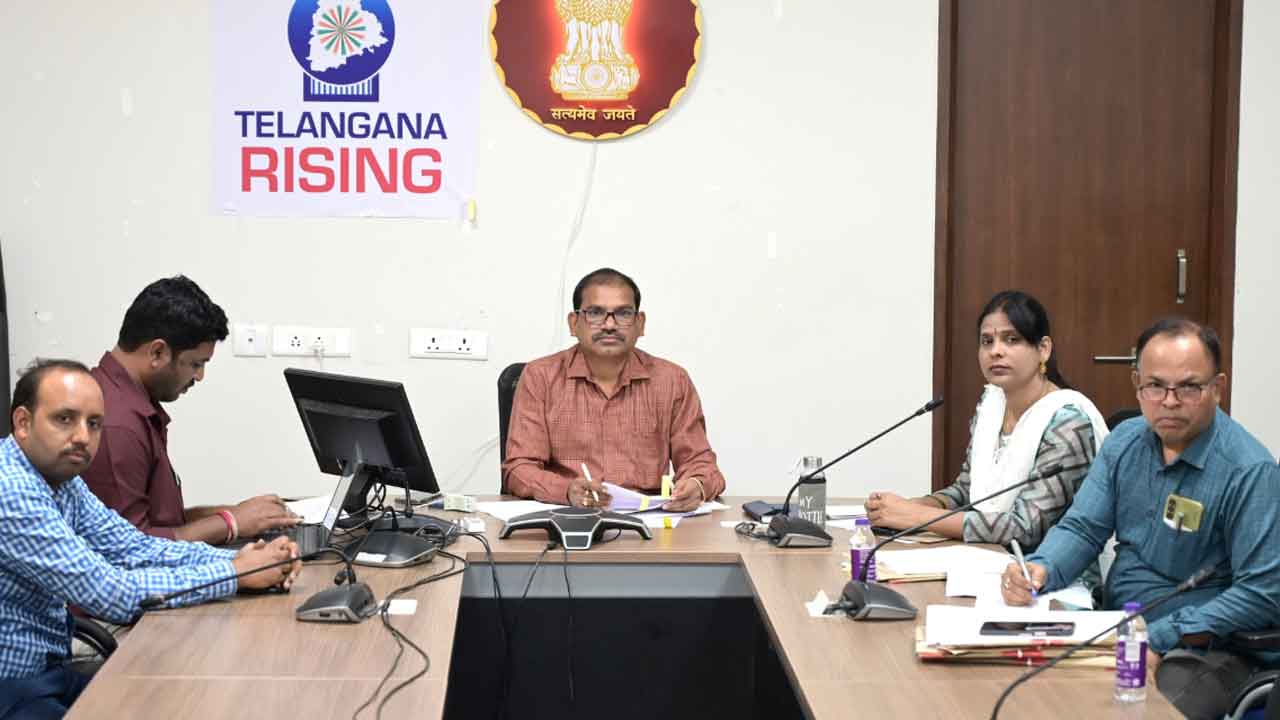 Lingya Naik | పెన్షన్ల కోసం అర్హులైన వారి నుండి దరఖాస్తులు స్వీకరించాలి : అదనపు కలెక్టర్ లింగ్యా నాయక్