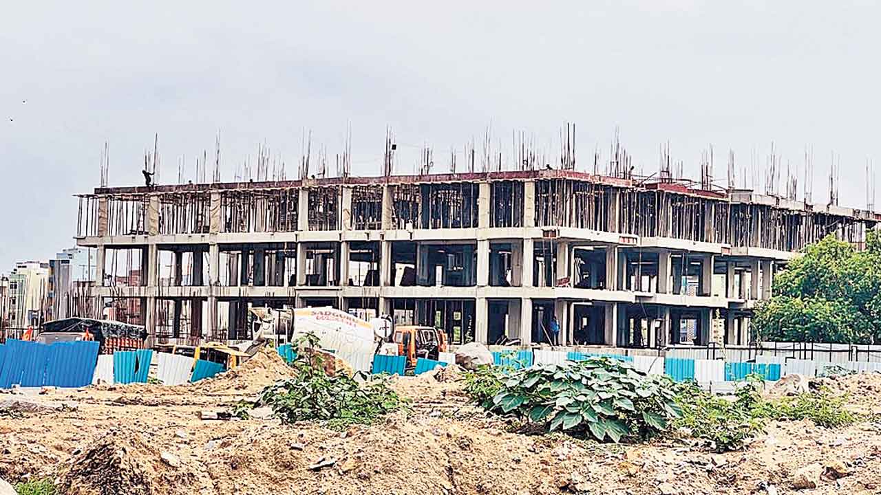 అక్రమమని తెలిసినా మౌనం