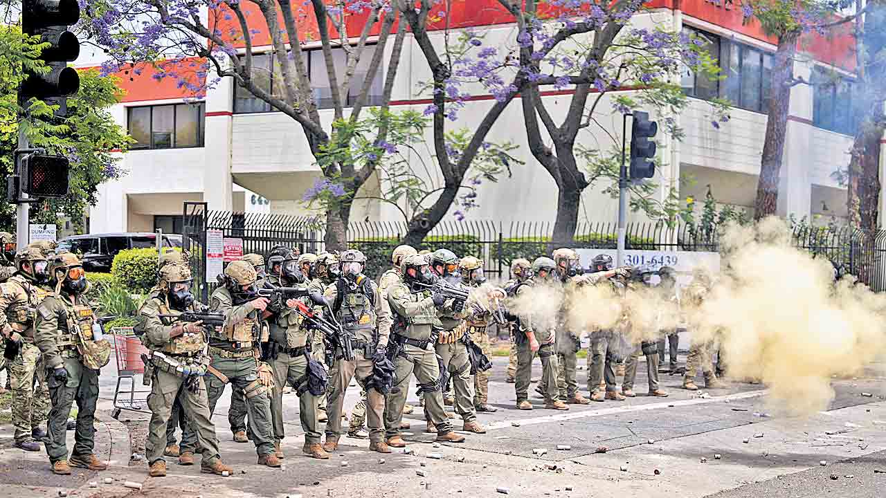 లాస్‌ ఏంజెలెస్‌లో ఆందోళనలు తీవ్రం