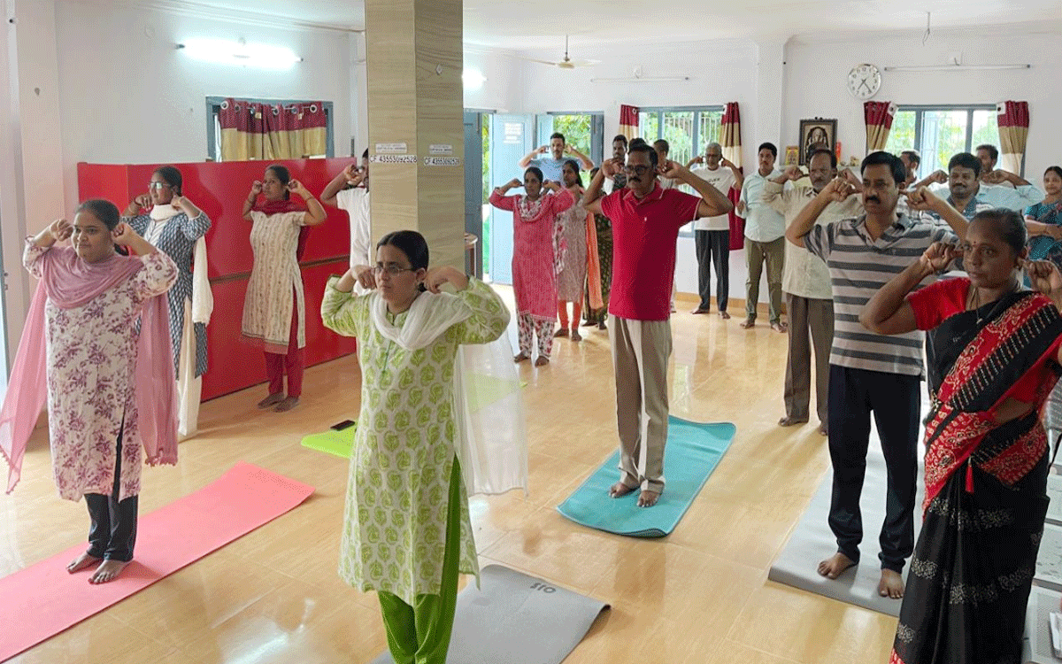 Madhira : యోగాతో ప్ర‌శాంత‌త : సీనియర్ సివిల్ జడ్జి ఎన్.ప్రశాంతి