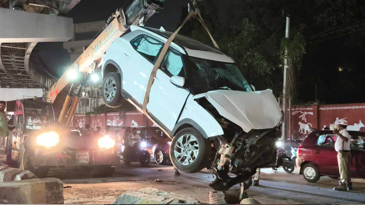 Accident | కారు ఢీ కొట్టడంతో మహిళ మృతి.. మరో ముగ్గురికి తీవ్రగాయాలు