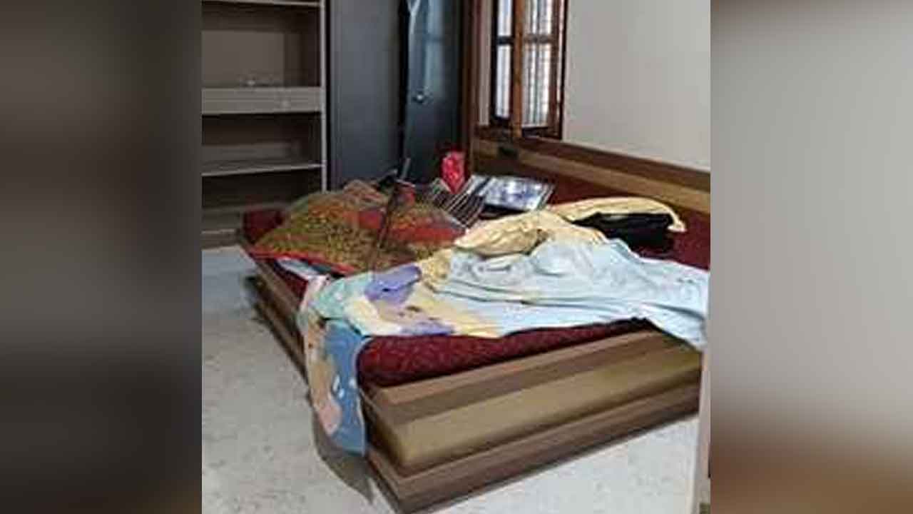 Manthani town | మంథనిలో దొంగల బీభత్సం.. వరుస దొంగతనాలతో భయోందోళనలో ప్రజలు