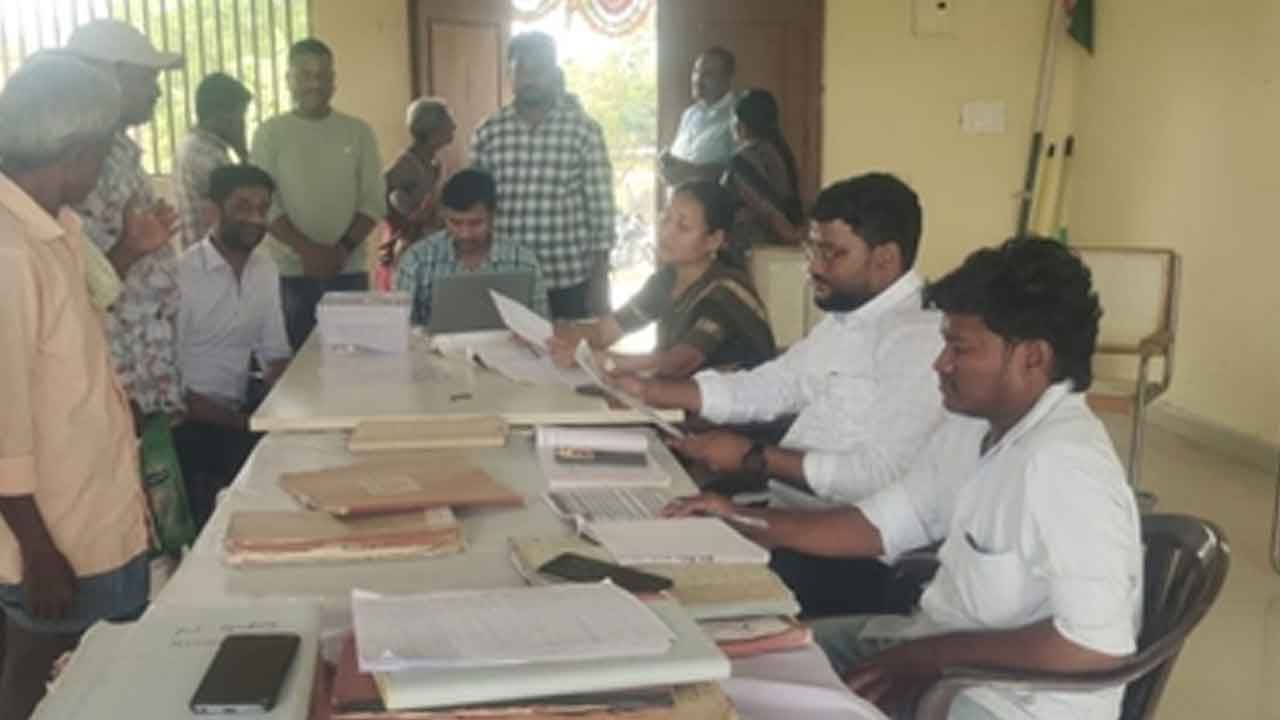 Bhubharati | రెవెన్యూ గ్రామసభలను రైతులు సద్వినియోగం వేసుకోవాలి : తహసీల్దార్ కృష్ణవేణి