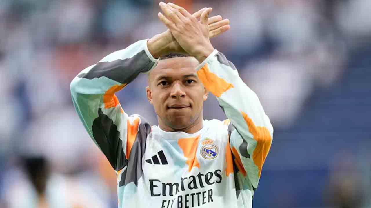 Kylian Mbappe | రియల్ మాడ్రిడ్‌కు షాక్.. ఆస్పత్రిపాలైన ఫుట్‌బాల్ స్టార్..!