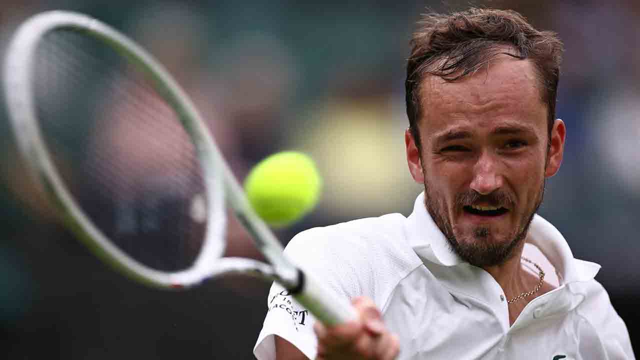 Wimbledon | గ్రాండ్‌స్లామ్‌లో సంచలనం.. టైటిల్ ఫేవరెట్‌కు షాకిచ్చిన 64వ ర్యాంకర్