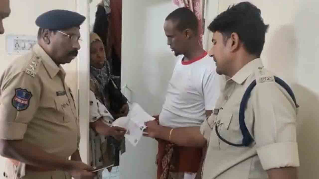 Tolichowki | టోలిచౌకి పారామౌంట్ కాలనీలో కార్డెన్ అండ్ సెర్చ్..